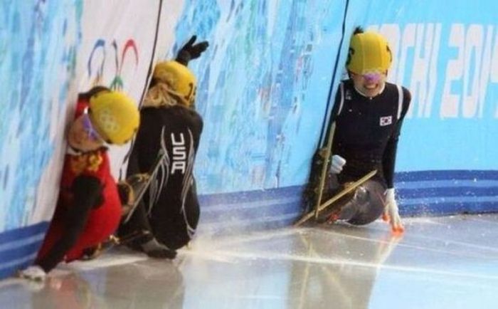 Perfectly Timed Sports Photos (40 pics)