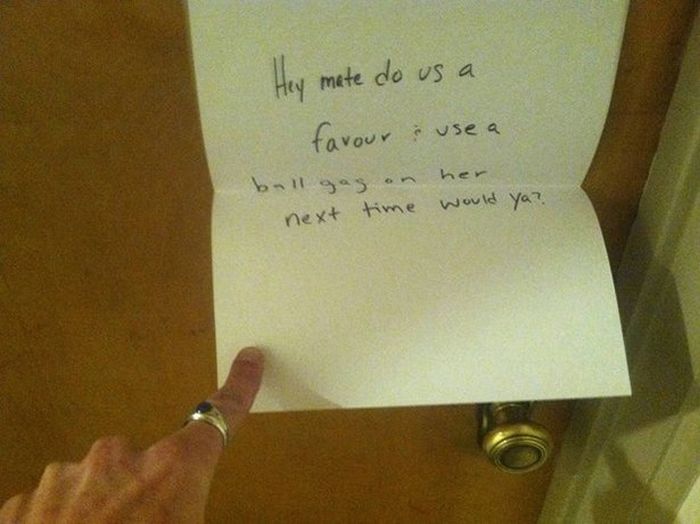 Big Problems With The Neighbors (21 pics)
