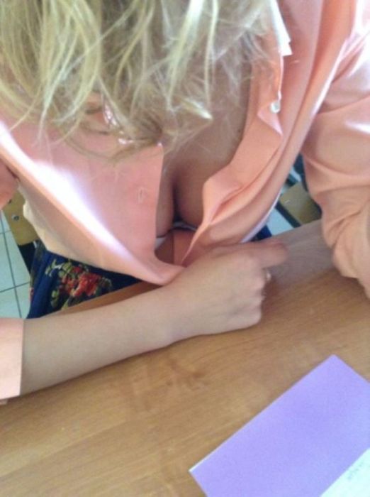 Russian School Girls And Their Nice Rears (18 pics)
