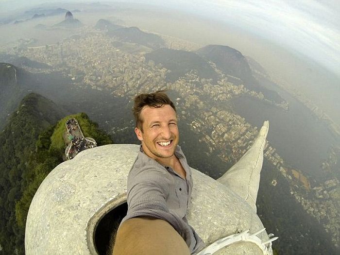 The World's Highest Selfie (4 pics)