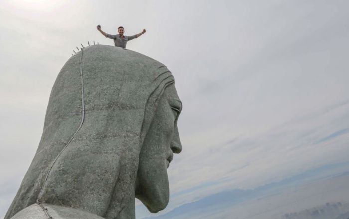The World's Highest Selfie (4 pics)