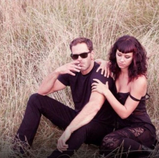 Extremely Awkard Engagement Photos (36 pics)