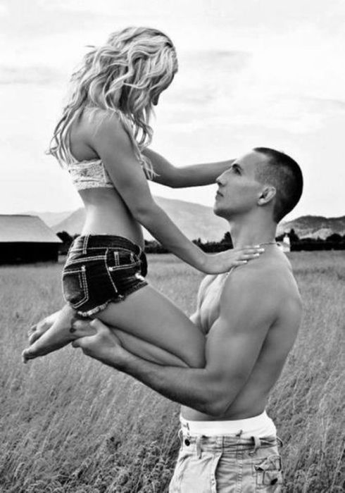 Extremely Awkard Engagement Photos (36 pics)