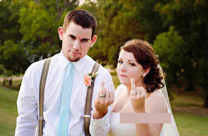 Extremely Awkard Engagement Photos (36 pics)