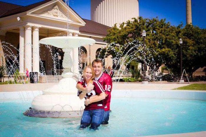 Extremely Awkard Engagement Photos (36 pics)