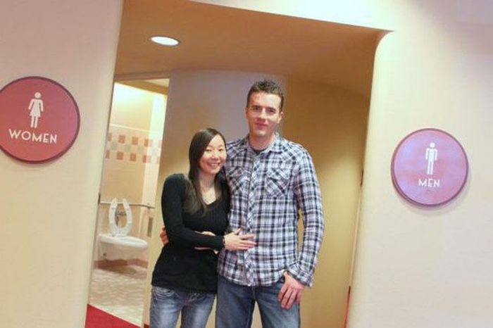 Extremely Awkard Engagement Photos (36 pics)