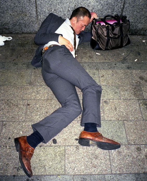 Businessmen Of Japan Get Drunk And Pass Out (20 pics)