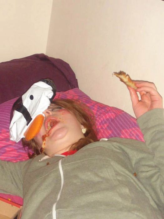 Girls Partying With Other Girls (39 pics)