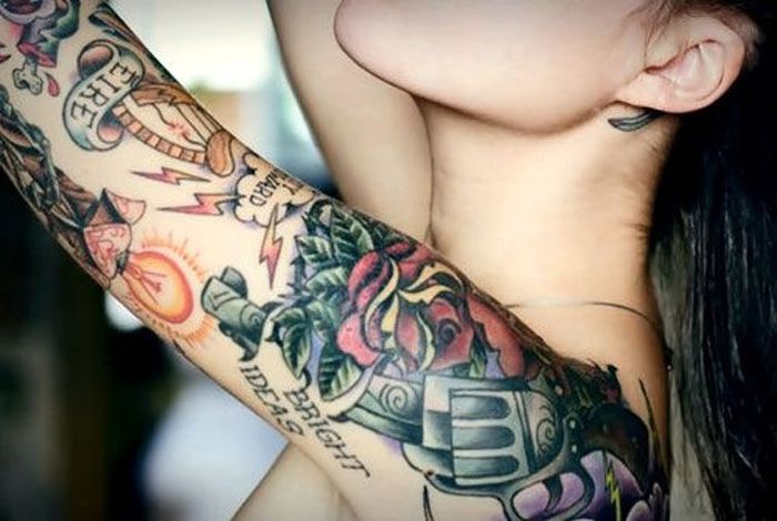 Girls With Guns Have Never Looked Better (30 pics)