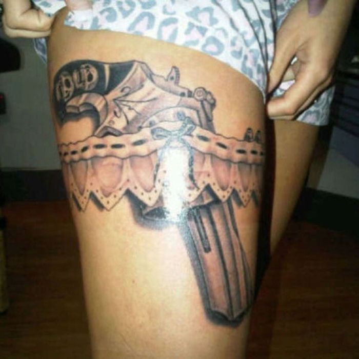 Girls With Guns Have Never Looked Better (30 pics)