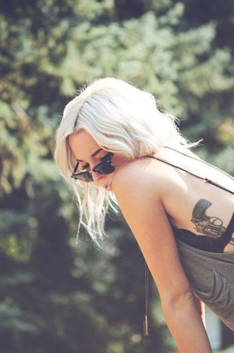 Girls With Guns Have Never Looked Better (30 pics)