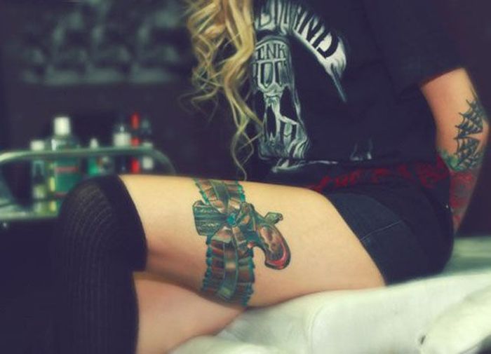 Girls With Guns Have Never Looked Better (30 pics)
