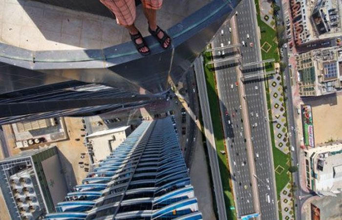 Terrifying Selfies From The World's Highest Places (21 pics)