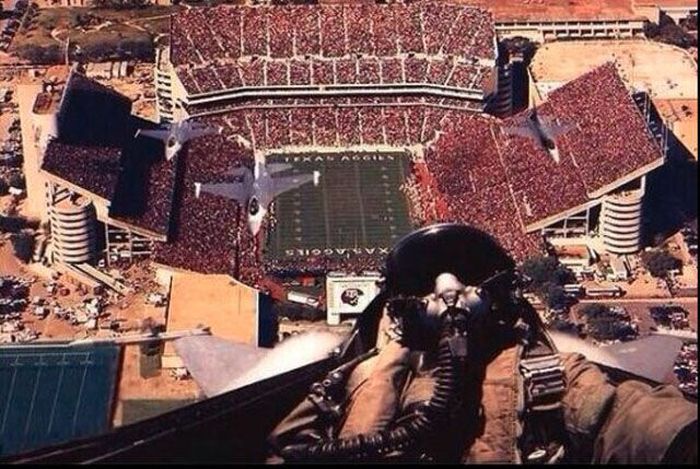 Terrifying Selfies From The World's Highest Places (21 pics)