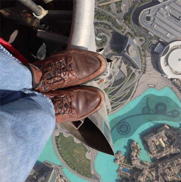 Terrifying Selfies From The World's Highest Places (21 pics)