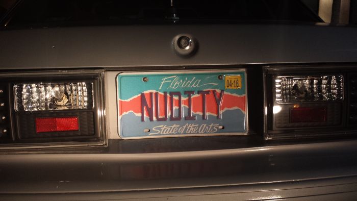 The Coolest Custom License Plates Ever (46 pics)