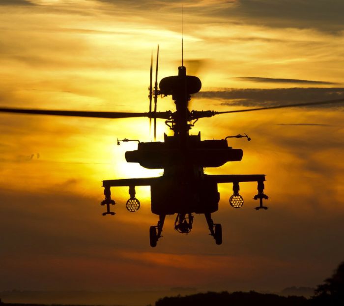 Apache Helicopters Look Epic In The Sunset (40 pics)