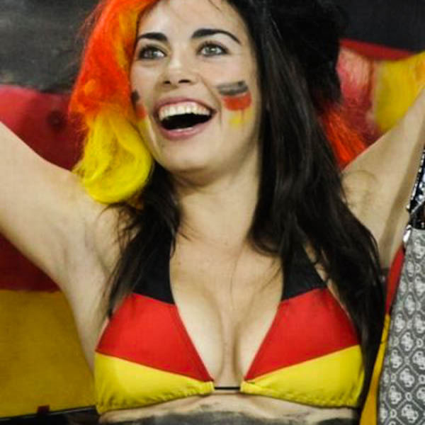 The Hottest Women At The Past World Cups (54 pics)