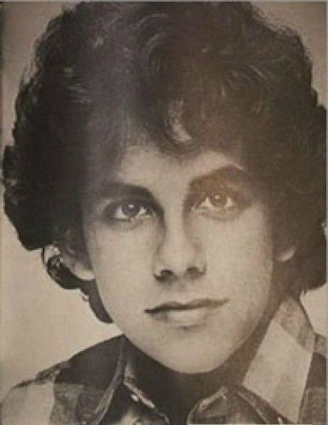 Photos Of Famous Celebrities From Their Younger Days (93 pics)