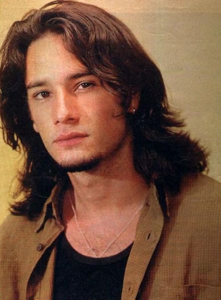 Photos Of Famous Celebrities From Their Younger Days (93 pics)