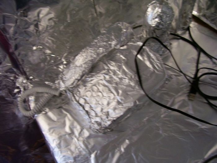 They Covered Their Friend's Entire Room In Tin Foil (9 pics)