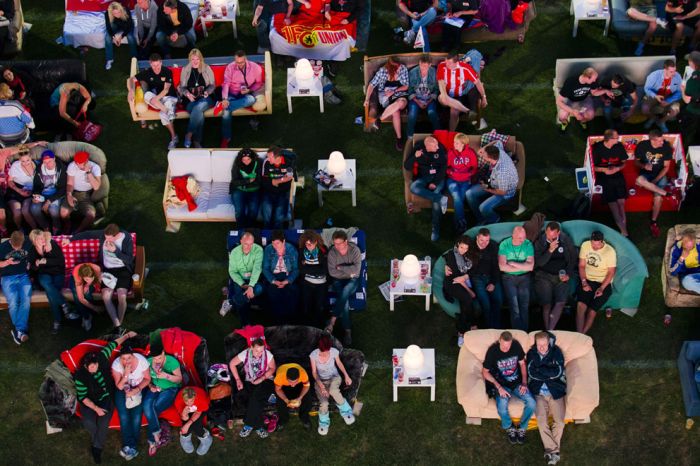 Alten Foersterei Stadium Turned Into A Movie Theater (6 pics)