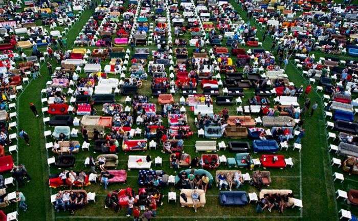 Alten Foersterei Stadium Turned Into A Movie Theater (6 pics)
