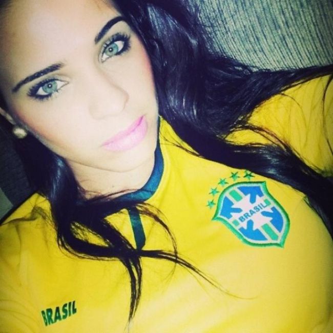 Soccer Girls Are Sexy (63 pics)