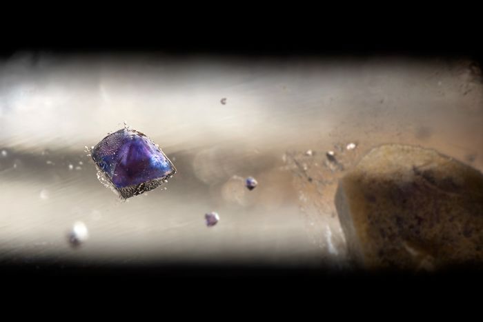 There's A Whole World Inside Of These Gemstones (15 pics)