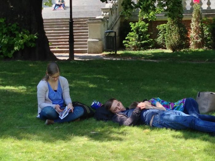 Being The Third Wheel Is Awkward (37 pics)