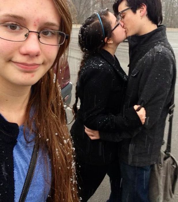 Being The Third Wheel Is Awkward (37 pics)