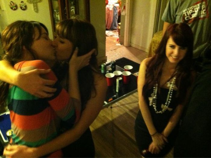 Being The Third Wheel Is Awkward (37 pics)