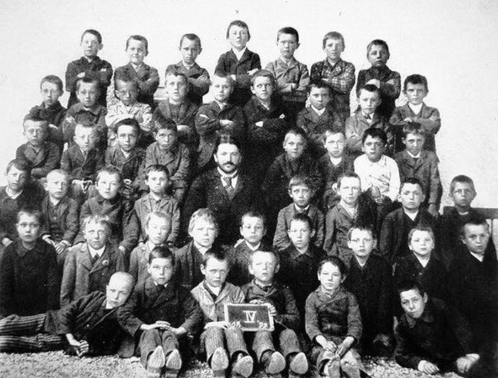 15 Things You Never Wanted To Know About Hitler (20 pics)