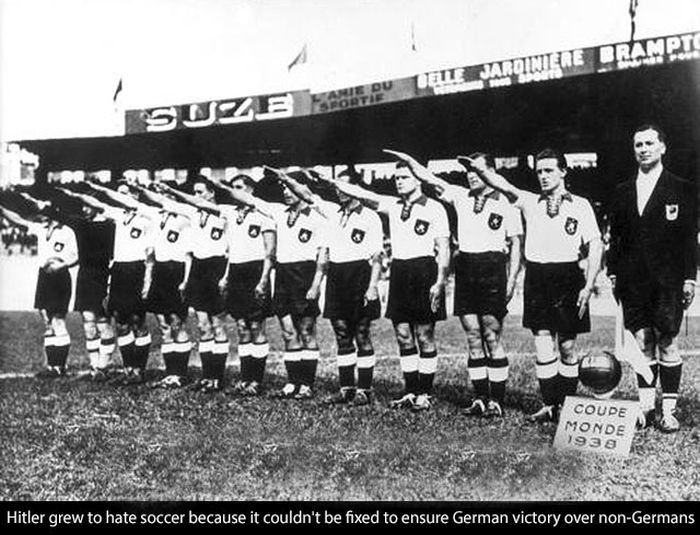 15 Things You Never Wanted To Know About Hitler (20 pics)