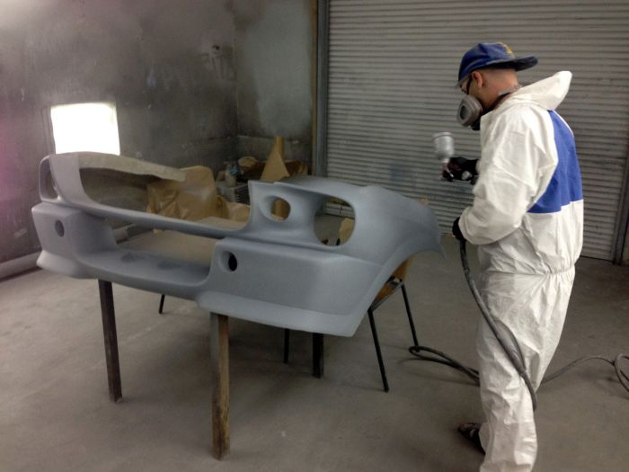 Man Turns Ford Mustang Into A Couch (24 pics)