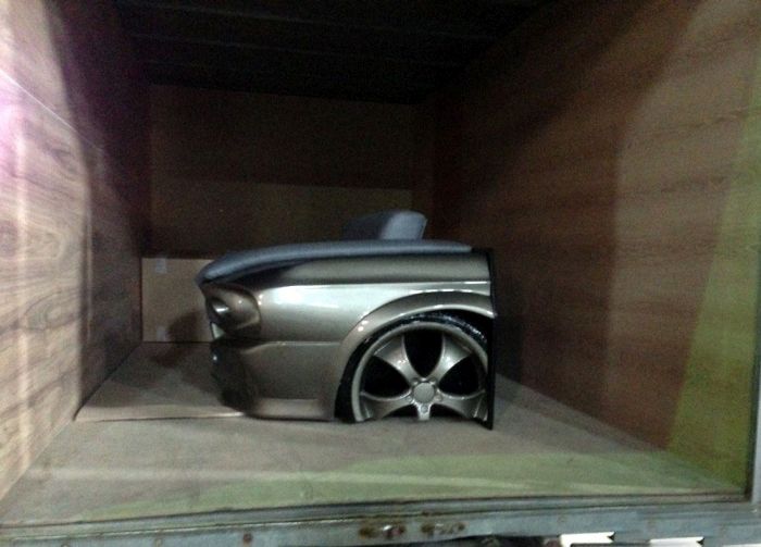 Man Turns Ford Mustang Into A Couch (24 pics)