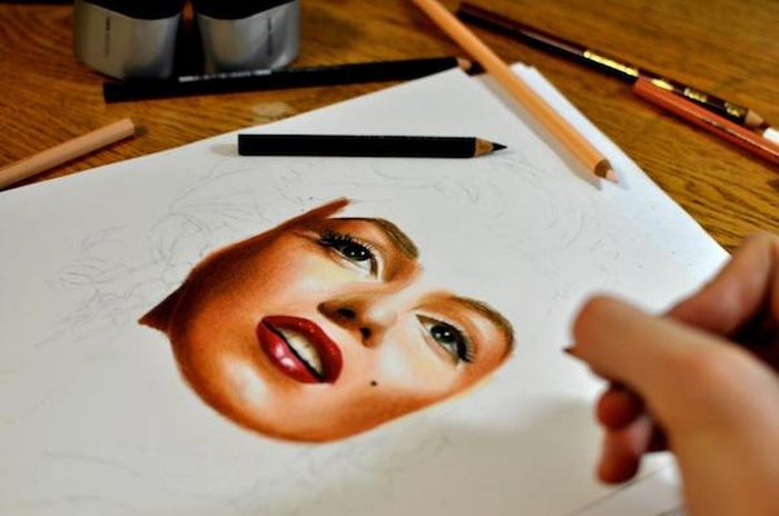 These Colored Pencil Portraits Look Real (22 pics)