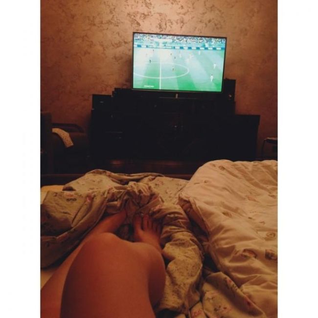 The Beautiful Legs Of Ladies Watching The World Cup (23 pics)