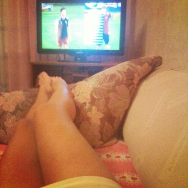 The Beautiful Legs Of Ladies Watching The World Cup (23 pics)