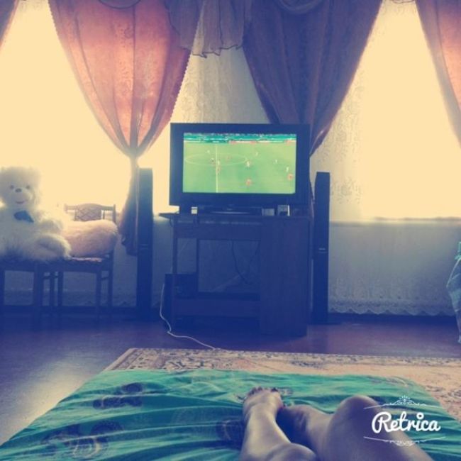 The Beautiful Legs Of Ladies Watching The World Cup (23 pics)