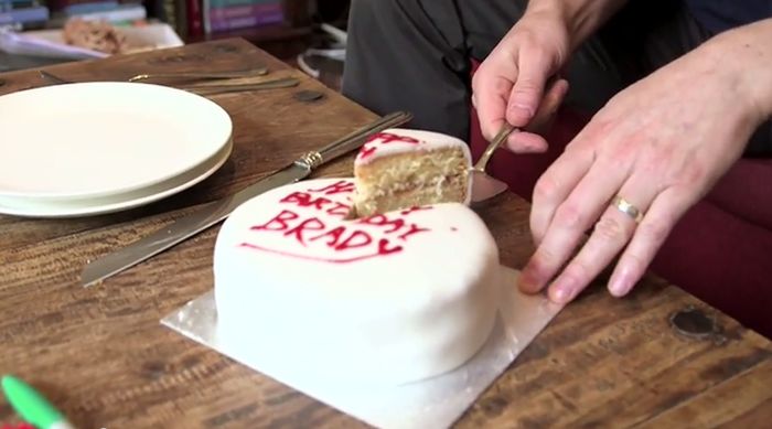 How To Cut A Cake The Right Way (7 pics)