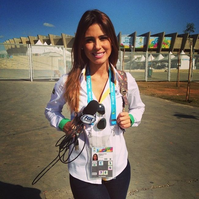 The Best Looking Reporters At The World Cup (20 pics)