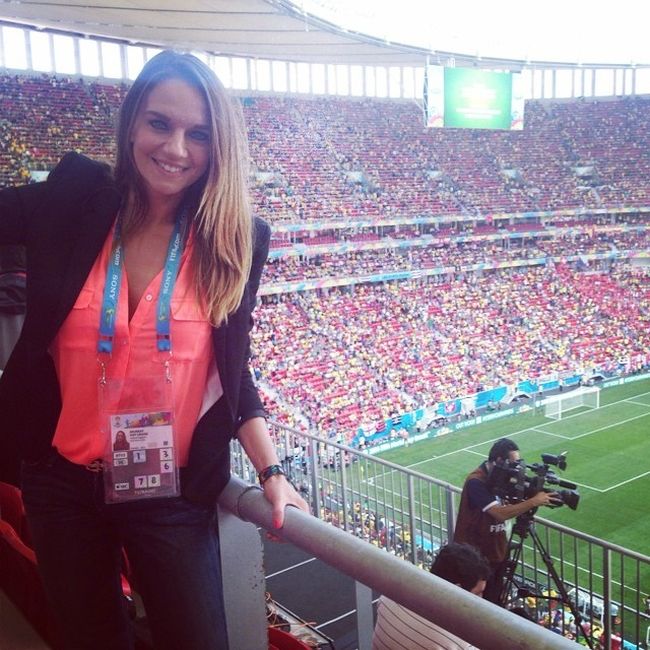 The Best Looking Reporters At The World Cup (20 pics)