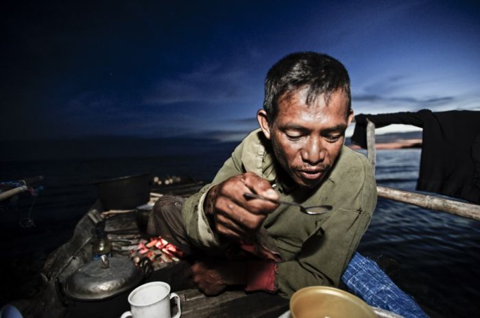 A Life On The Sea (43 pics)