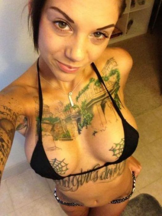 Incredibly Gorgeous Girls With Ink (53 pics)