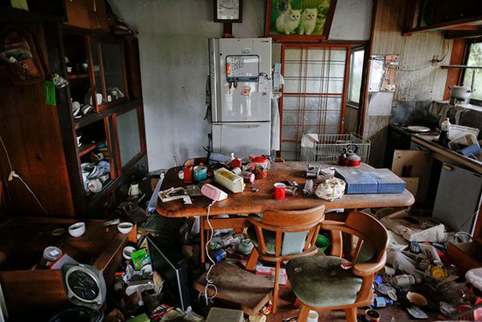 Creepy Ghost Towns In Japan (24 pics)