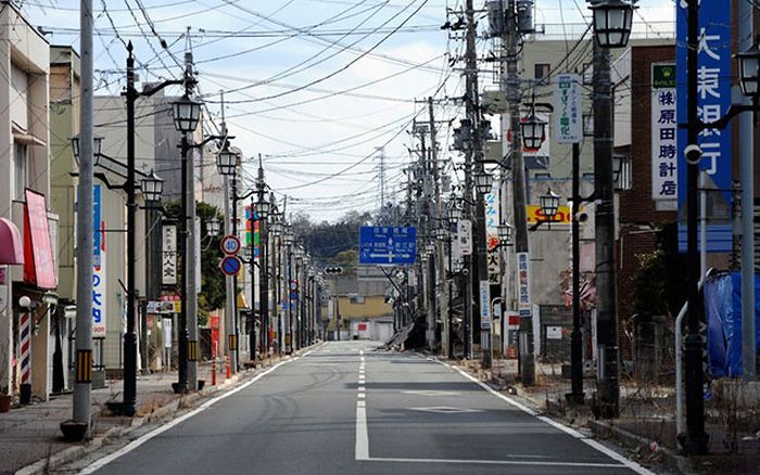 Creepy Ghost Towns In Japan (24 pics)