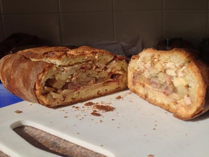 The Most Epic Calzone Of All Time (24 pics)