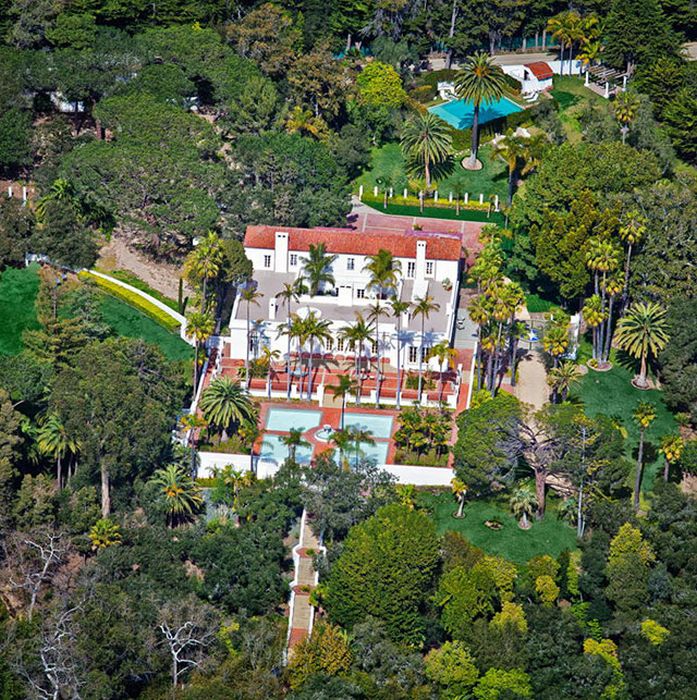 You Need To Move Into The Scarface House (22 pics)