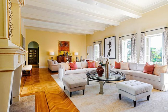 You Need To Move Into The Scarface House (22 pics)